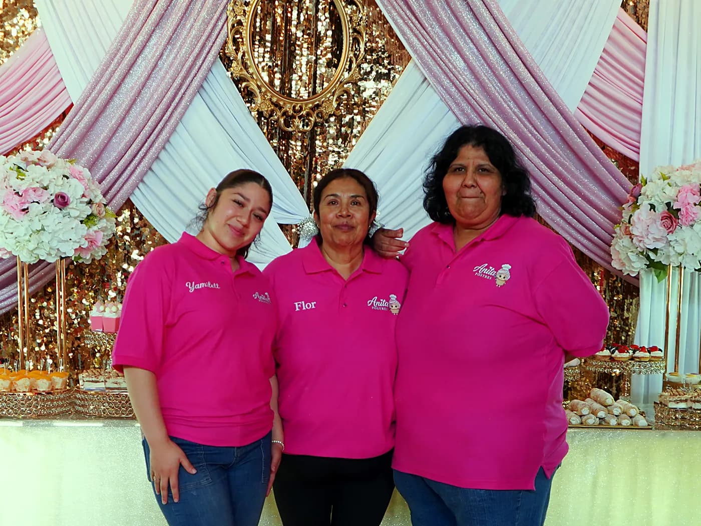Anita y su equipo en una quinceañera